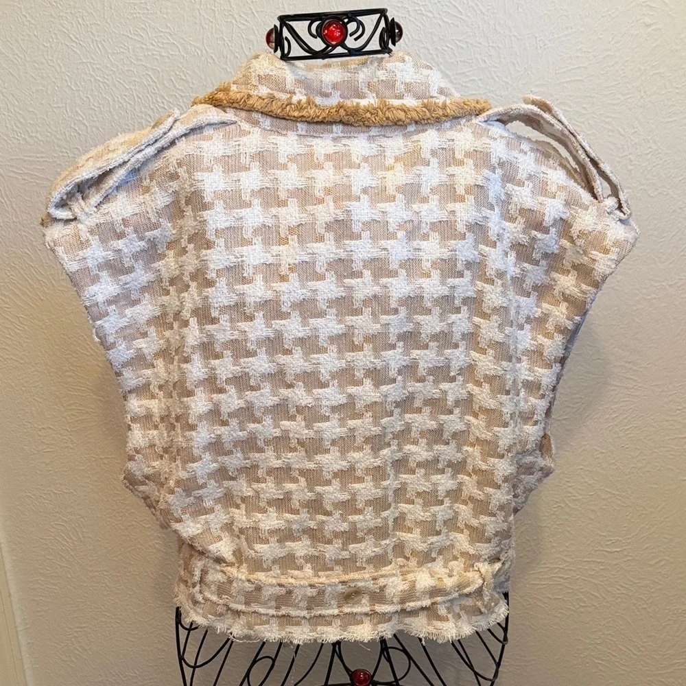 ✅✅✅BOGOHO✅✅✅Miss Me Chic Houndstooth Belted Vest-Small